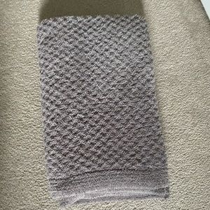 NWOT pewter barefoot dreams cozy chic blanket